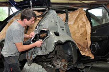 Trusted Pierce County insurance auto body shop in WA near 98402